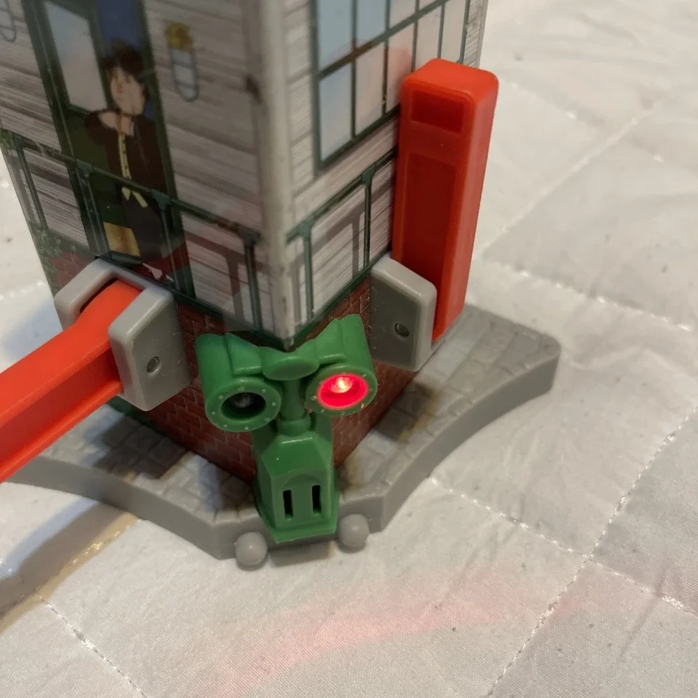 Thomas and Friends MARON SIGNAL HOUSE Lights Sound Train Wooden Railway, Working